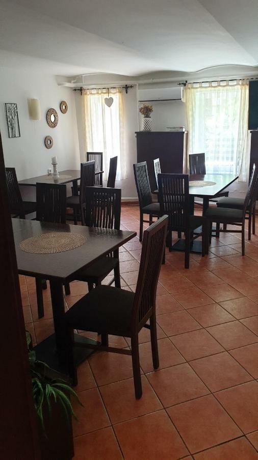 Bed and Breakfast Harsfavirag Vendeghaz Pápa Zewnętrze zdjęcie